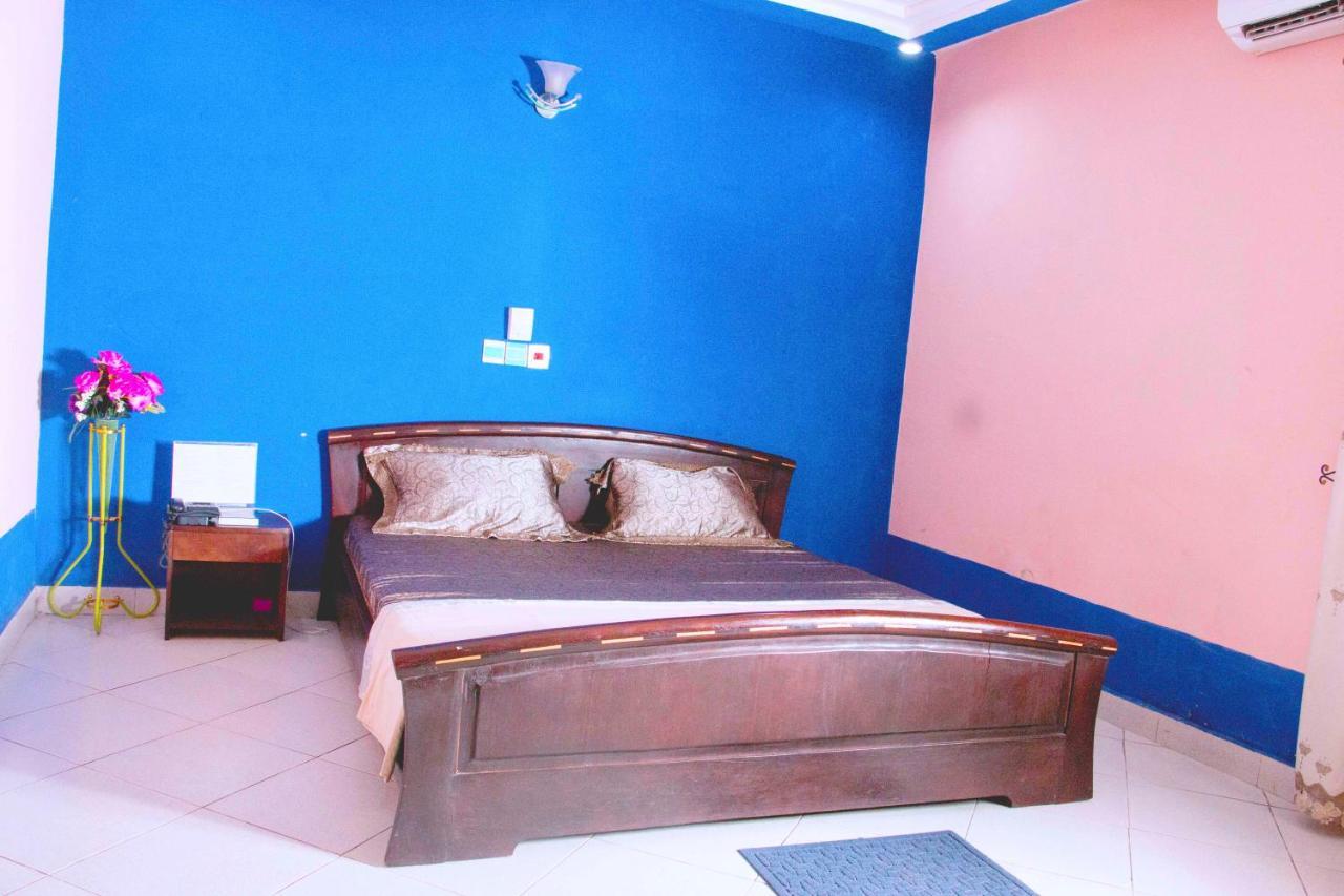 Nora Hotel Cotonou Exterior photo